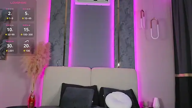 lunamuna1 online show from October 2025 11:22:02 AM