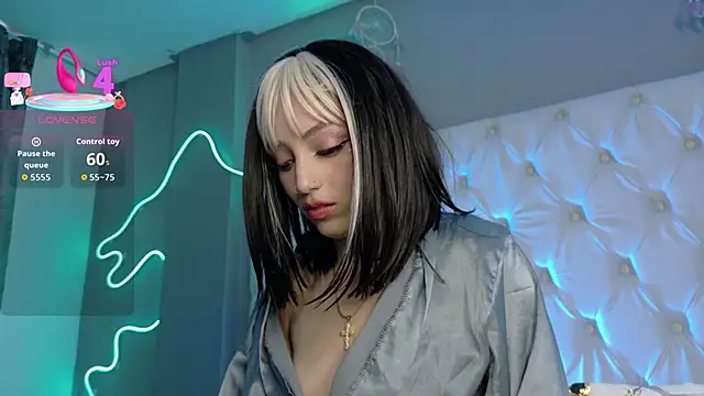 Megan  cole1 online show from October 2025 12:19:01 PM