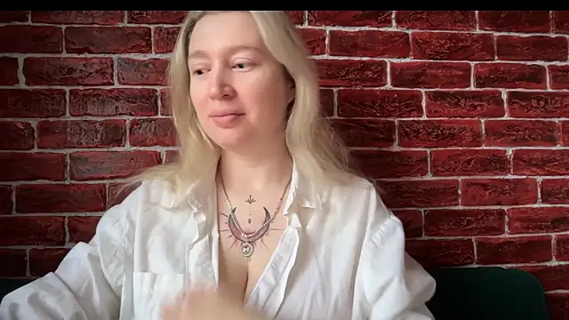 Snapshot of CitrusBlissss chatting on October 2025 02:35:01 AM CitrusBlissss online show from October 2025 02:35:01 AM