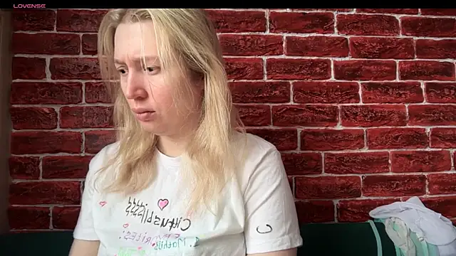 Snapshot of CitrusBlissss chatting on November 2025 02:56:02 AM CitrusBlissss online show from November 2025 02:56:02 AM