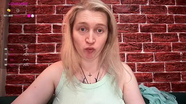 Snapshot of CitrusBlissss chatting on November 2025 02:28:02 PM CitrusBlissss online show from November 2025 02:28:02 PM