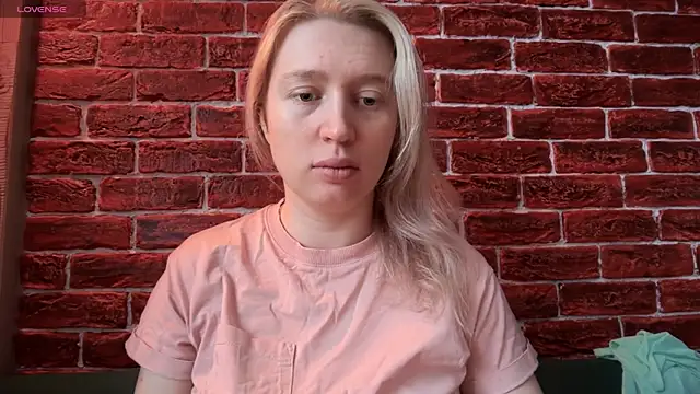 Snapshot of CitrusBlissss chatting on November 2025 02:21:01 AM CitrusBlissss online show from November 2025 02:21:01 AM