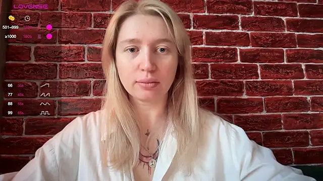 Snapshot of CitrusBlissss chatting on November 2025 02:31:02 AM CitrusBlissss online show from November 2025 02:31:02 AM