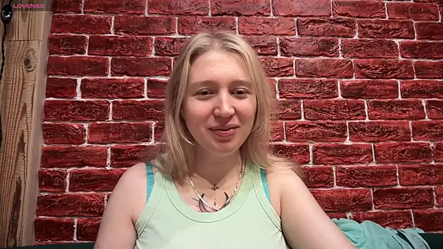 Snapshot of CitrusBlissss chatting on November 2025 02:43:02 AM CitrusBlissss online show from November 2025 02:43:02 AM