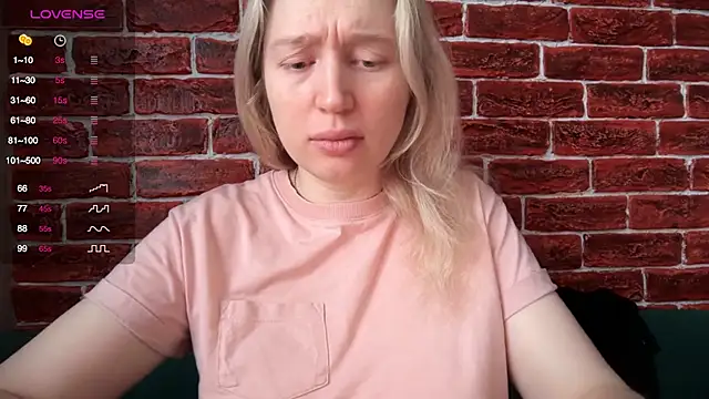 Snapshot of CitrusBlissss chatting on November 2025 02:56:01 AM CitrusBlissss online show from November 2025 02:56:01 AM