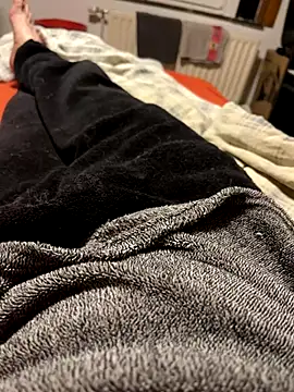 Snapshot of mas20043 chatting on October 2025 07:14:02 PM mas20043 online show from October 2025 07:14:02 PM