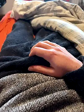 Snapshot of mas20043 chatting on November 2025 10:52:02 AM mas20043 online show from November 2025 10:52:02 AM