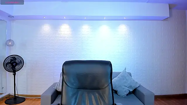 AidaJones online show from November 2025 11:21:01 AM