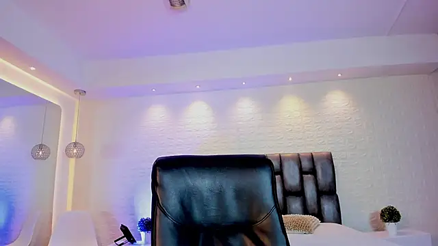 AidaJones online show from April 2026 11:12:01 AM