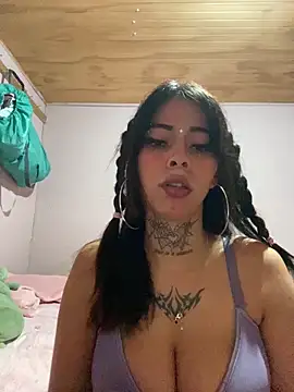 kiittyselenita online show from May 2026 02:06:02 AM