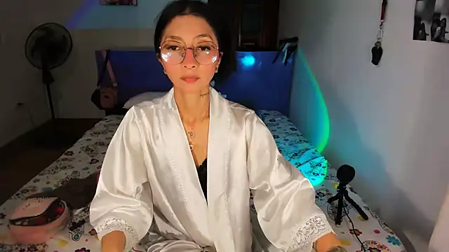 Anais lux online show from June 2026 12:38:01 AM