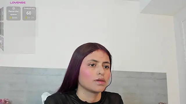 sunnyWhitee online show from April 2026 07:08:02 PM