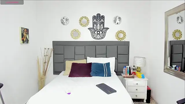 Snapshot of summer_williams18 chatting on November 2025 12:32:01 AM summer williams18 online show from November 2025 12:32:01 AM