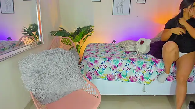 Snapshot of LusyKitty chatting on September 2025 03:27:02 PM LusyKitty online show from September 2025 03:27:02 PM