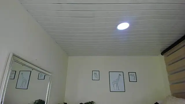 Snapshot of LusyKitty chatting on October 2025 03:29:01 PM LusyKitty online show from October 2025 03:29:01 PM