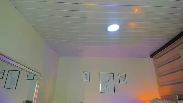 Snapshot of LusyKitty chatting on October 2025 04:04:01 PM LusyKitty online show from October 2025 04:04:01 PM