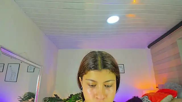 Snapshot of LusyKitty chatting on October 2025 03:46:02 PM LusyKitty online show from October 2025 03:46:02 PM