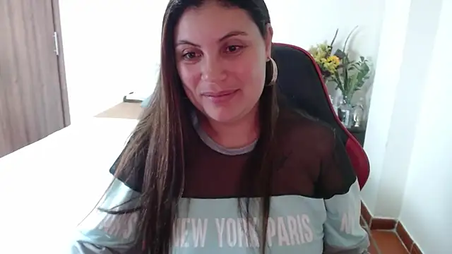 Snapshot of Secret_Bella chatting on September 2025 11:37:02 AM Secret Bella online show from September 2025 11:37:02 AM