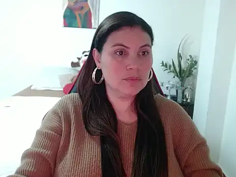 Snapshot of Secret_Bella chatting on October 2025 12:25:02 PM Secret Bella online show from October 2025 12:25:02 PM