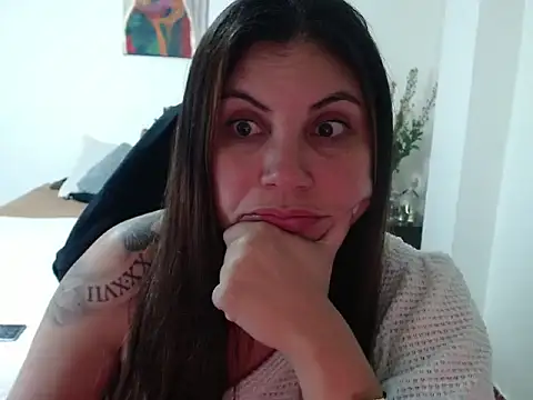 Snapshot of Secret_Bella chatting on October 2025 11:42:02 AM Secret Bella online show from October 2025 11:42:02 AM