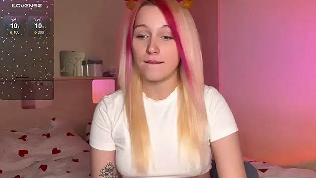 Snapshot of _Annabel_Myr_ chatting on December 2025 11:04:02 AM Annabel Myr online show from December 2025 11:04:02 AM