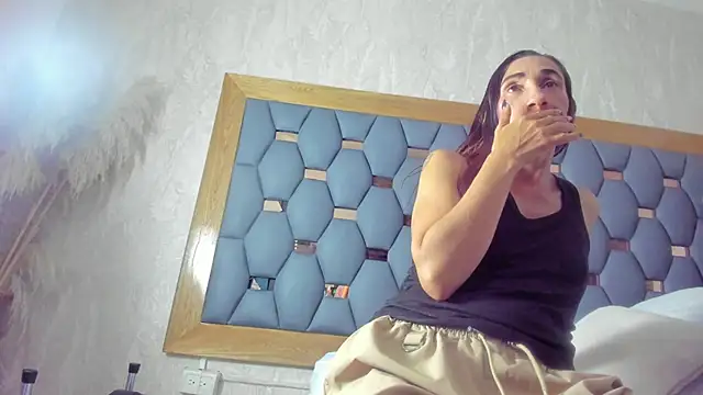 crystal sm online show from October 2025 03:04:01 AM