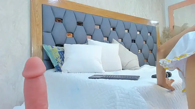 crystal sm online show from February 2026 03:10:01 AM