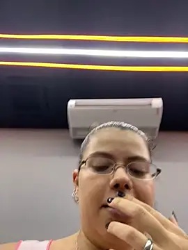 oizoe online show from December 2025 06:59:01 PM