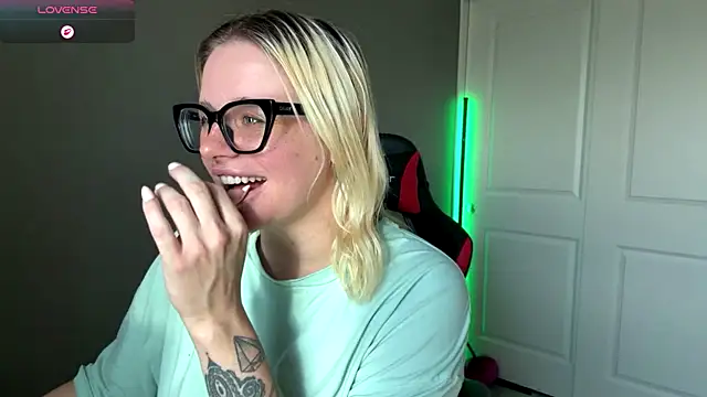 Charlies world online show from September 2025 05:50:01 PM