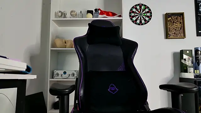 aaron nvk online show from December 2025 03:01:02 AM