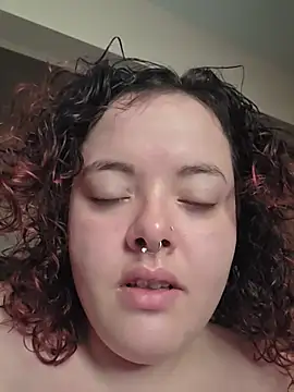 nuttiebuddy1 online show from May 2026 01:17:02 PM
