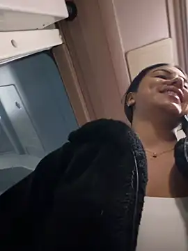 Sarahcutexoxox online show from March 2026 10:45:02 AM