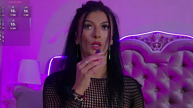 Snapshot of KinkyAmelie chatting on October 2025 05:21:02 PM KinkyAmelie online show from October 2025 05:21:02 PM