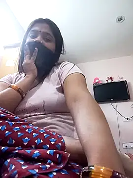 Snapshot of Trisha_71 chatting on November 2025 02:44:01 AM Trisha 71 online show from November 2025 02:44:01 AM