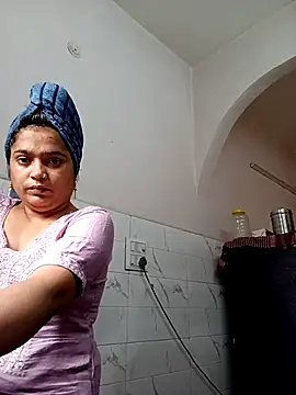 Snapshot of Trisha_71 chatting on November 2025 04:02:02 AM Trisha 71 online show from November 2025 04:02:02 AM