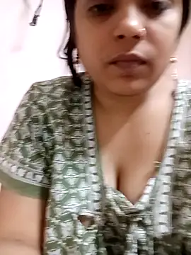 Snapshot of Trisha_71 chatting on November 2025 05:06:01 AM Trisha 71 online show from November 2025 05:06:01 AM