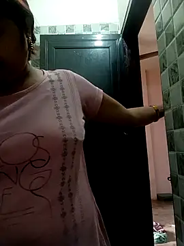 Snapshot of Trisha_71 chatting on November 2025 05:07:02 AM Trisha 71 online show from November 2025 05:07:02 AM