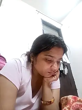 Snapshot of Trisha_71 chatting on November 2025 04:18:02 PM Trisha 71 online show from November 2025 04:18:02 PM