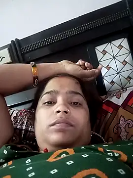 Snapshot of Trisha_71 chatting on November 2025 04:05:01 AM Trisha 71 online show from November 2025 04:05:01 AM