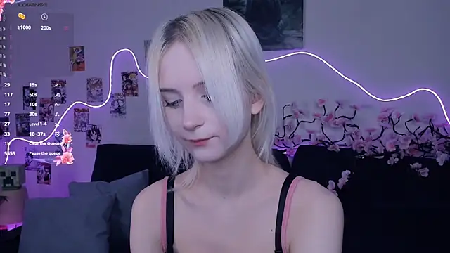 Snapshot of Megan--chan chatting on December 2025 07:10:01 PM Megan--chan online show from December 2025 07:10:01 PM