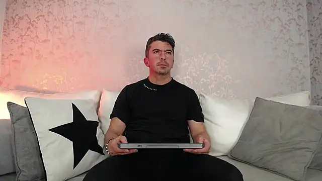 Snapshot of JuanKFit_45 chatting on November 2025 01:44:01 PM JuanKFit 45 online show from November 2025 01:44:01 PM