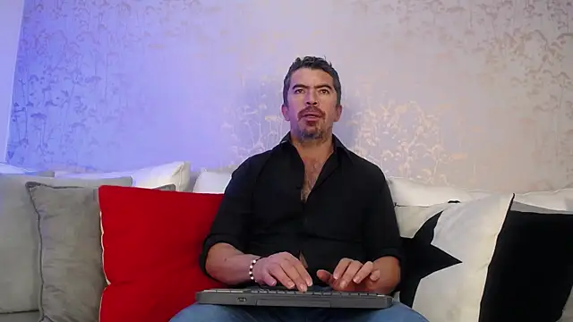 JuanKFit 45 online show from January 2026 01:16:01 PM