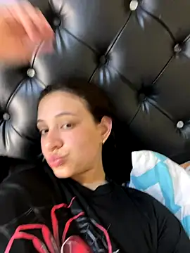 Snapshot of HinataArai chatting on October 2025 07:54:01 PM HinataArai online show from October 2025 07:54:01 PM