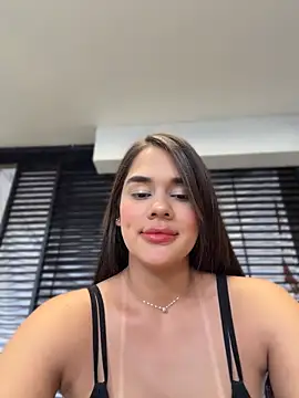 BellaLeclair online show from June 2026 05:37:01 PM