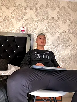 ThiagoBlaze online show from October 2025 02:52:01 AM