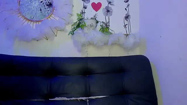 IsauraMontiel online show from December 2025 05:09:02 PM