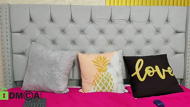 Snapshot of Skarlet_04 chatting on November 2025 06:51:01 PM Skarlet 04 online show from November 2025 06:51:01 PM