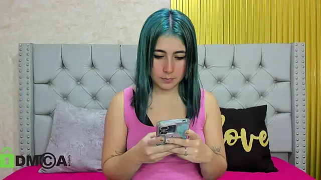 Snapshot of Skarlet_04 chatting on November 2025 05:42:01 PM Skarlet 04 online show from November 2025 05:42:01 PM