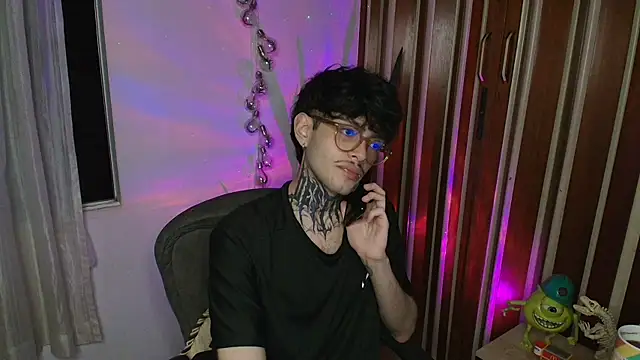 Snapshot of Mihail_leroy chatting on November 2025 01:30:02 AM Mihail leroy online show from November 2025 01:30:02 AM