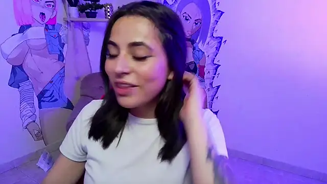 sofi lara28 online show from April 2026 08:57:02 PM